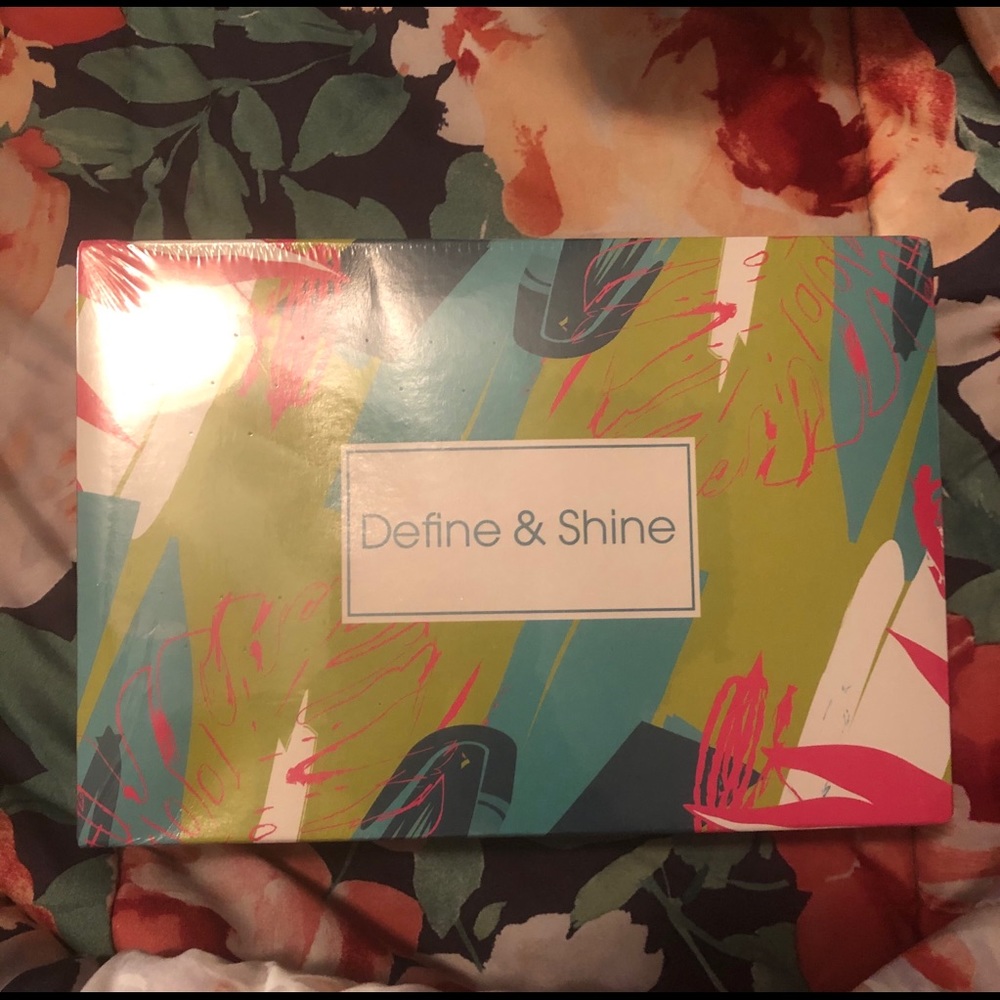 Brand New Define & Shine Target Hair Box